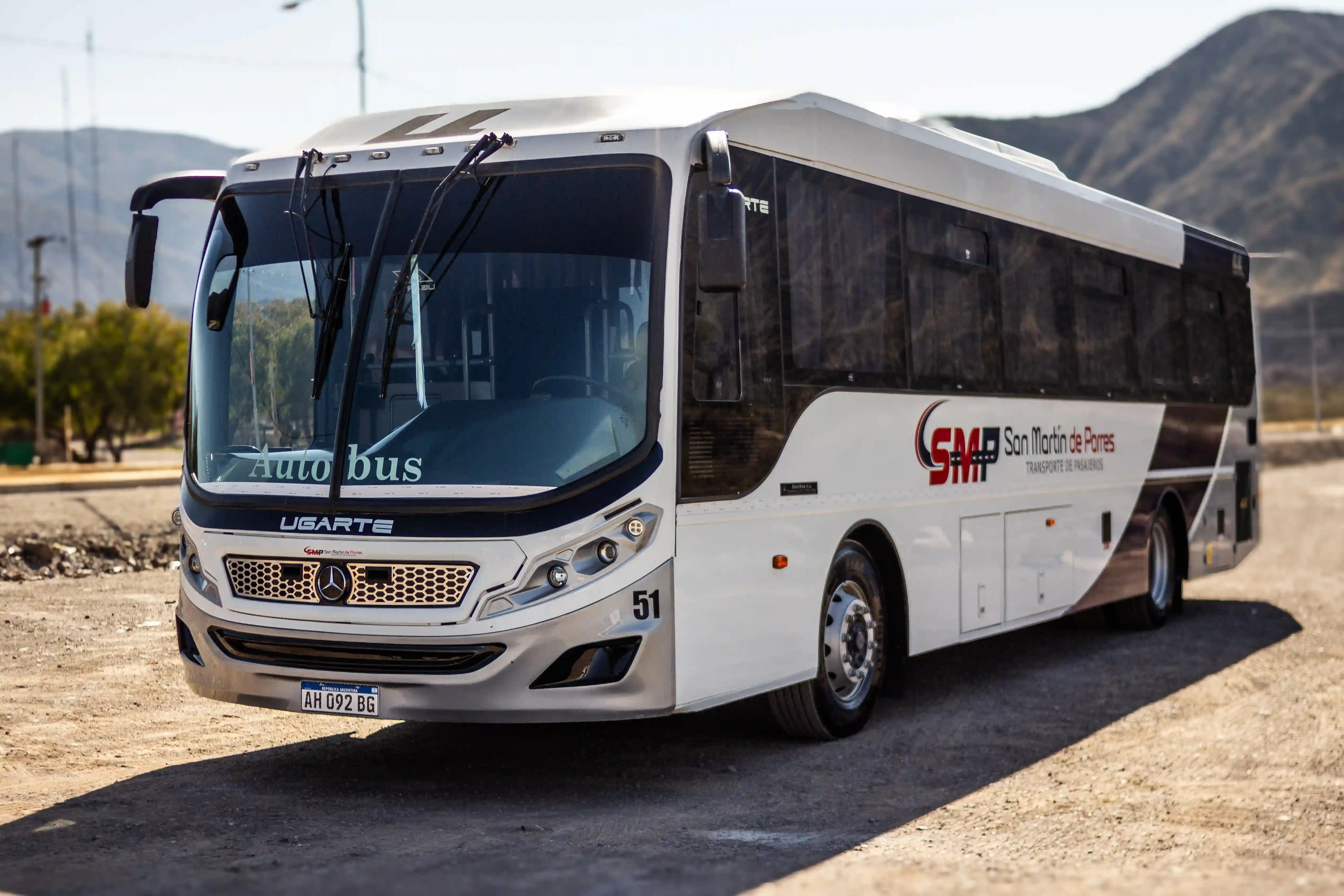Colectivo piso elevado Mercedes-Benz Estandar 45 pasajeros Mendoza